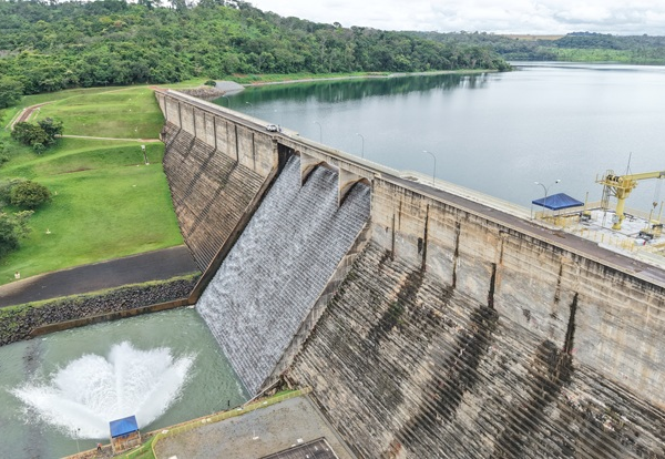 Barragem do Reservatório João Leite volta a verter