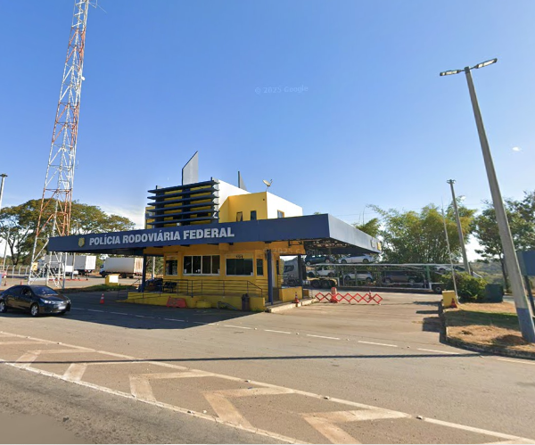 Saúde distribui insumos de prevenção às ISTs no posto da PRF, em Hidrolândia