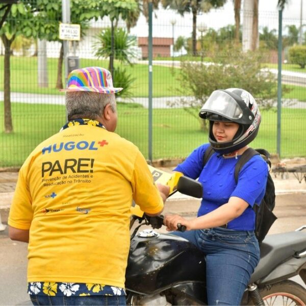 Hugol promove ação de prevenção no trânsito após registrar média de mais de 400 vítimas por mês