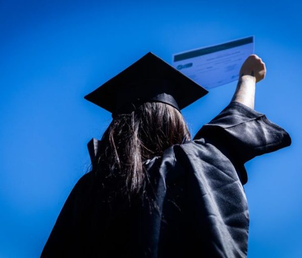 Socieducandos de Goiânia recebem certificado de cursos